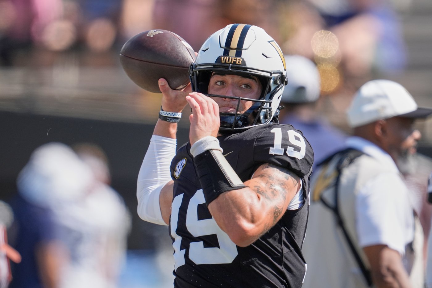 A 5-star flip, a veteran in Tim Beck’s system and no quick QB call at Vanderbilt | iNFOnews.ca