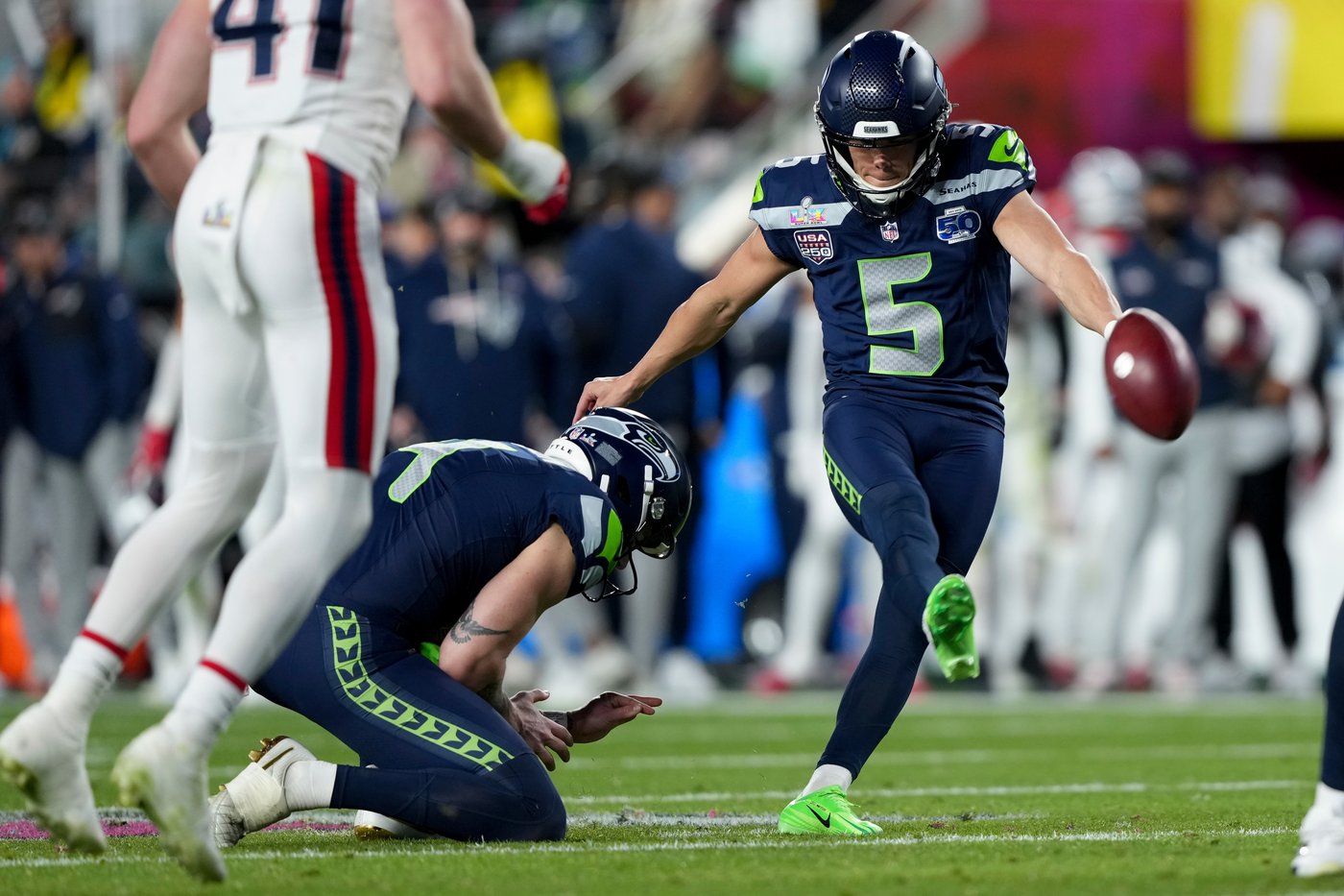 Kicker, punter come up big for Seahawks in a Super Bowl devoid of early touchdowns | iNFOnews.ca