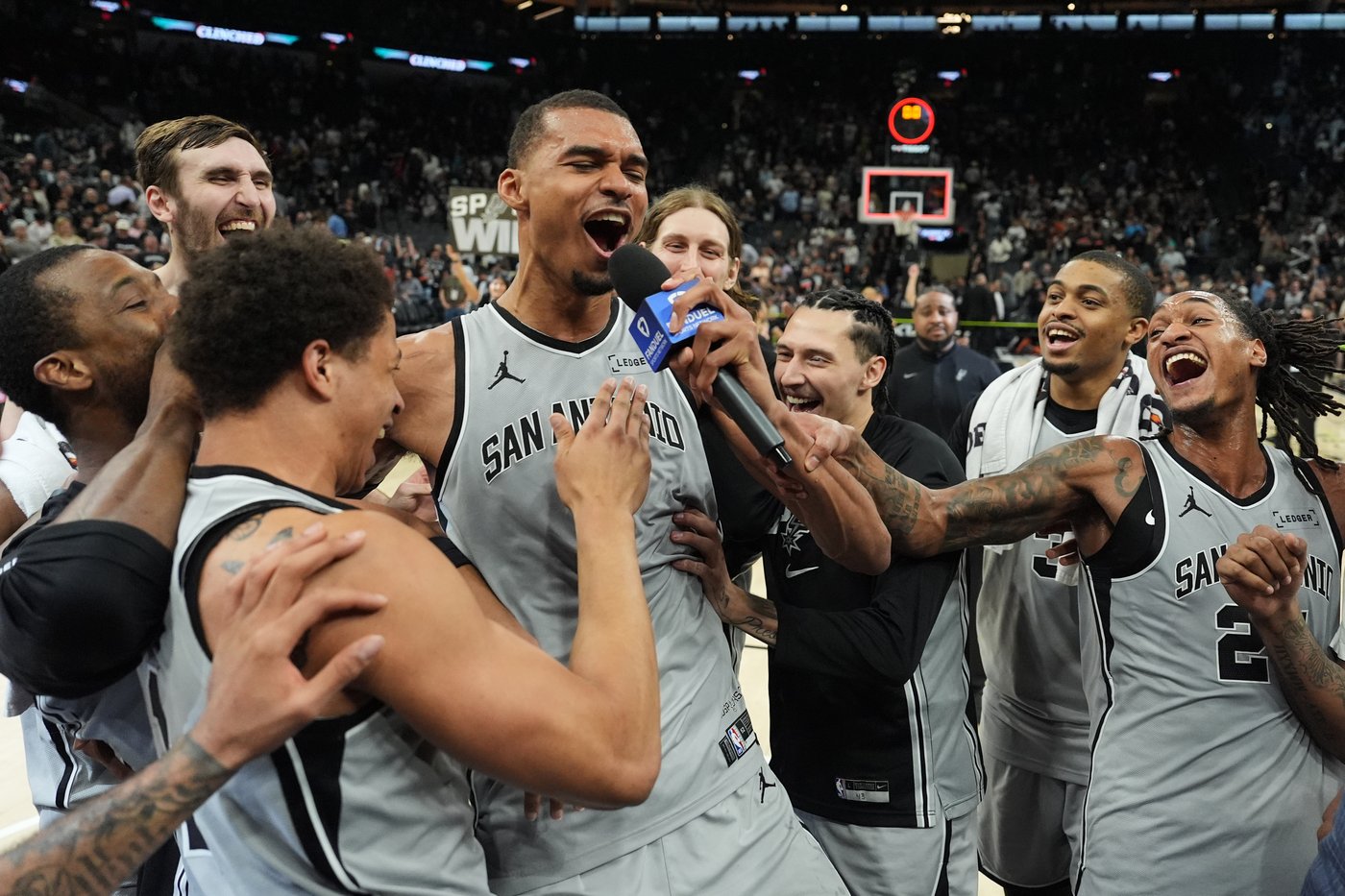 Bettor wins $30,000 on parlay placed on Spurs playoff win over Thunder | iNFOnews.ca
