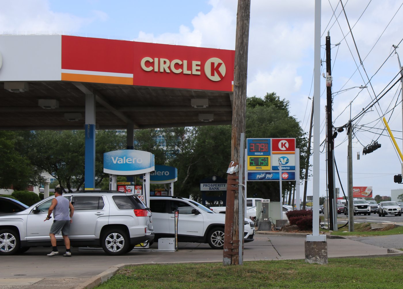 'It's getting scary': Rising gas prices bring frustration to Houston residents | iNwheels