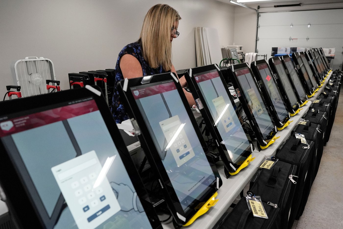 Trump's false claims about the 2020 election are casting a shadow over Georgia's GOP runoffs | iNFOnews.ca