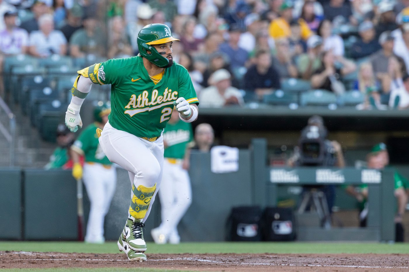 Jeff McNeil goes 4 for 5 as the Athletics beat the Rangers 8-3 | iNFOnews.ca