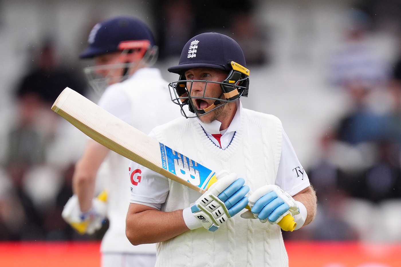 Root and Cox hit fifties as England powers to 239-4 and into 68-run lead over Pakistan | iNFOnews.ca Root and Cox hit fifties as England powers to 239-4 and into 68-run lead over Pakistan | iNFOnews.ca
