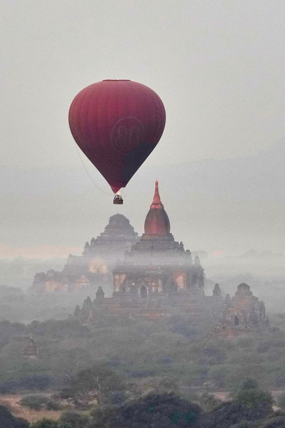 See the world in vertical: Top photos by AP photojournalists | iNFOnews.ca