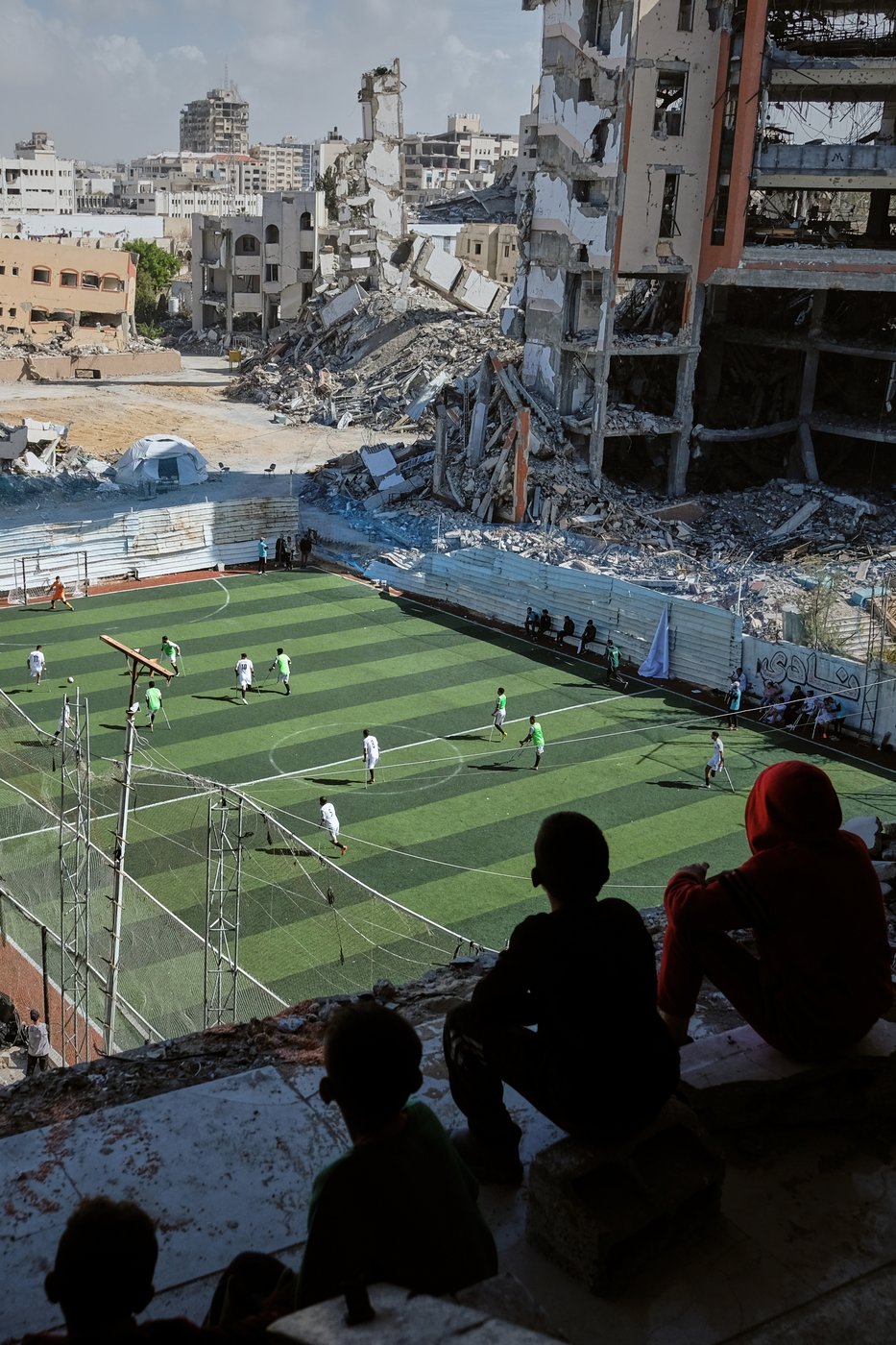 See the world in vertical: Top photos by AP photojournalists | iNFOnews.ca