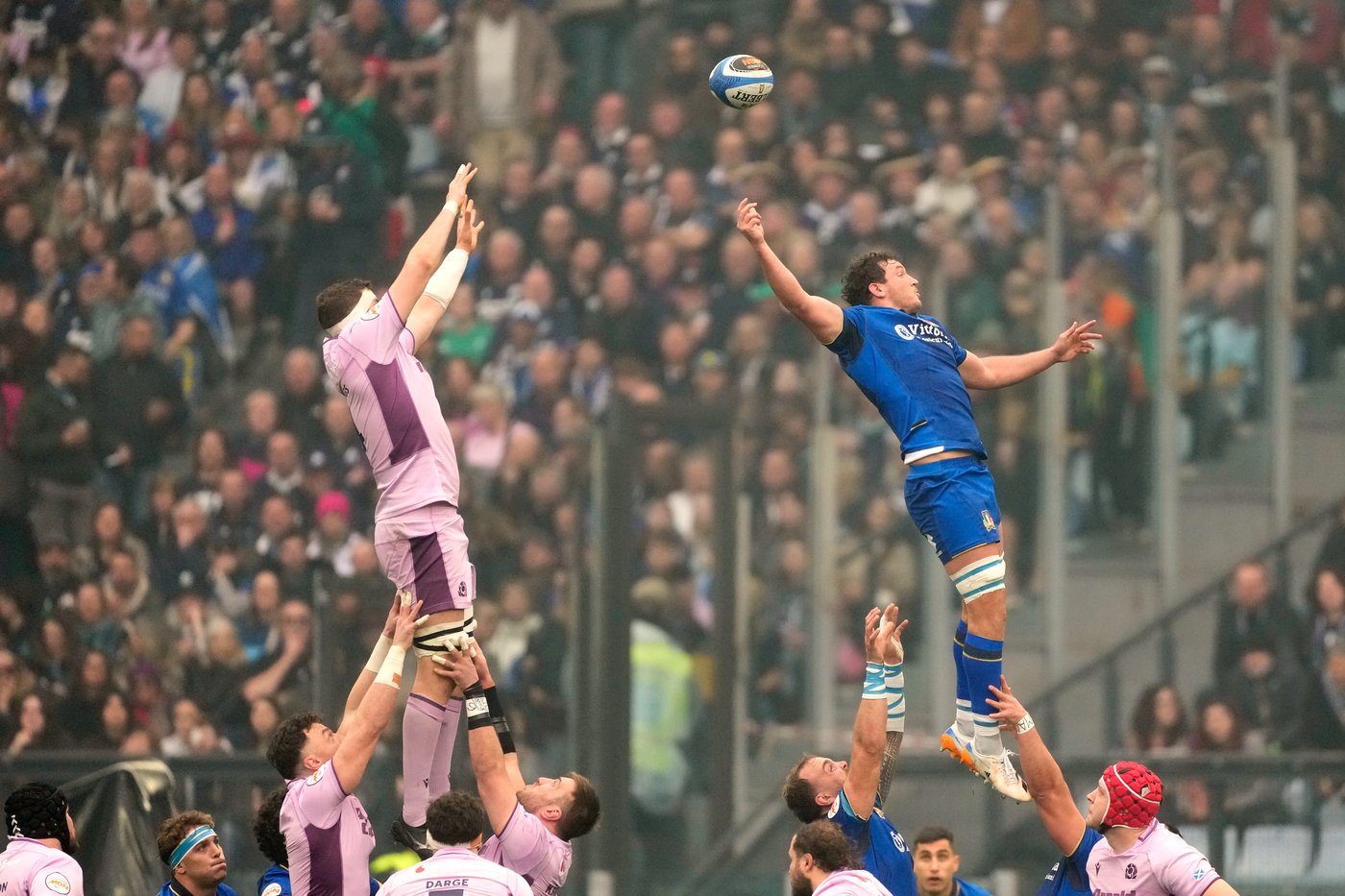 Italy's heroic defense stops Scotland's last-gasp charge for Six Nations win | iNFOnews.ca