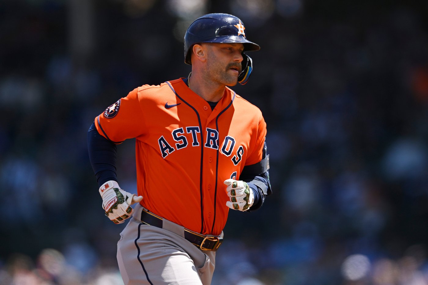 Walker homers twice, Astros beat Cubs 3-0 as Chicago loses 7 straight for first time since 2022 | iNFOnews.ca
