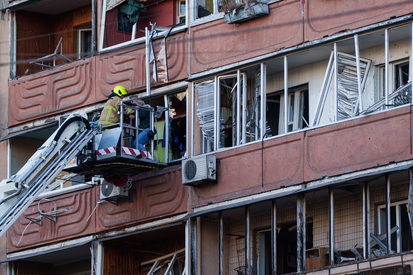 Russia hammers Ukraine for a 3rd straight day, flattening a Kyiv apartment block and killing 9 | iNFOnews.ca Russia hammers Ukraine for a 3rd straight day, flattening a Kyiv apartment block and killing 9 | iNFOnews.ca