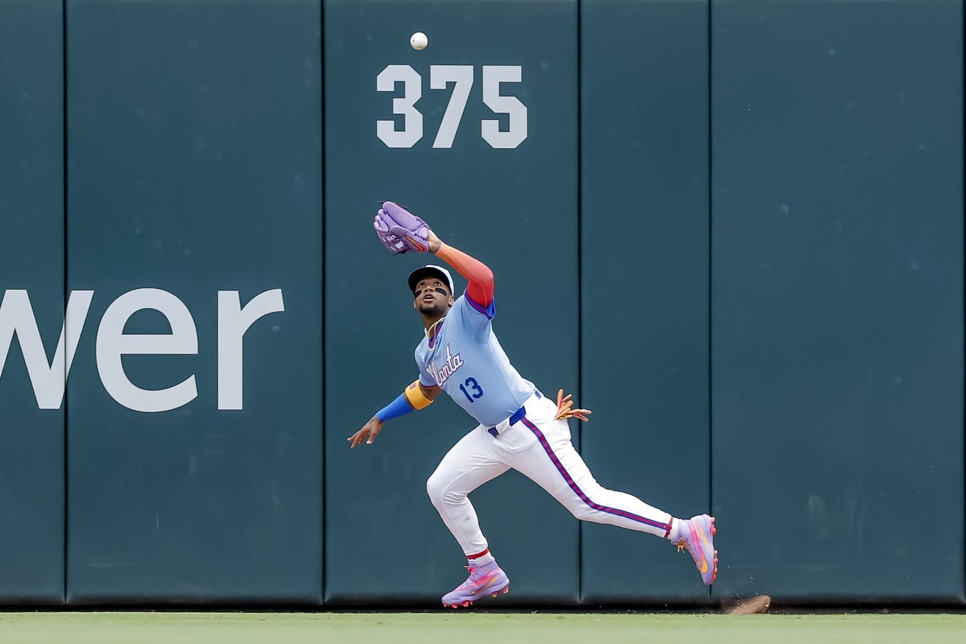 Braves put Ronald Acuña Jr. on 10-day injured list with left hamstring strain | iNFOnews.ca