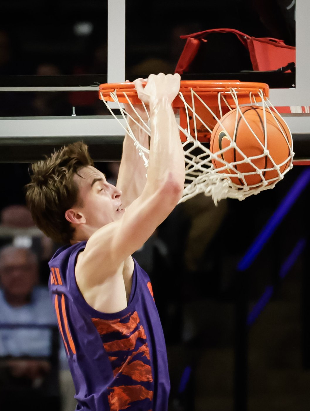 Wake Forest jumps out early, beats Clemson 85-77 | iNFOnews.ca