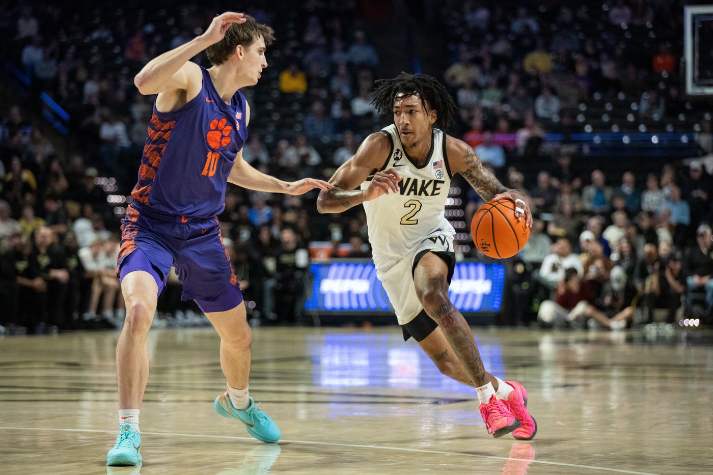 Wake Forest jumps out early, beats Clemson 85-77 | iNFOnews.ca