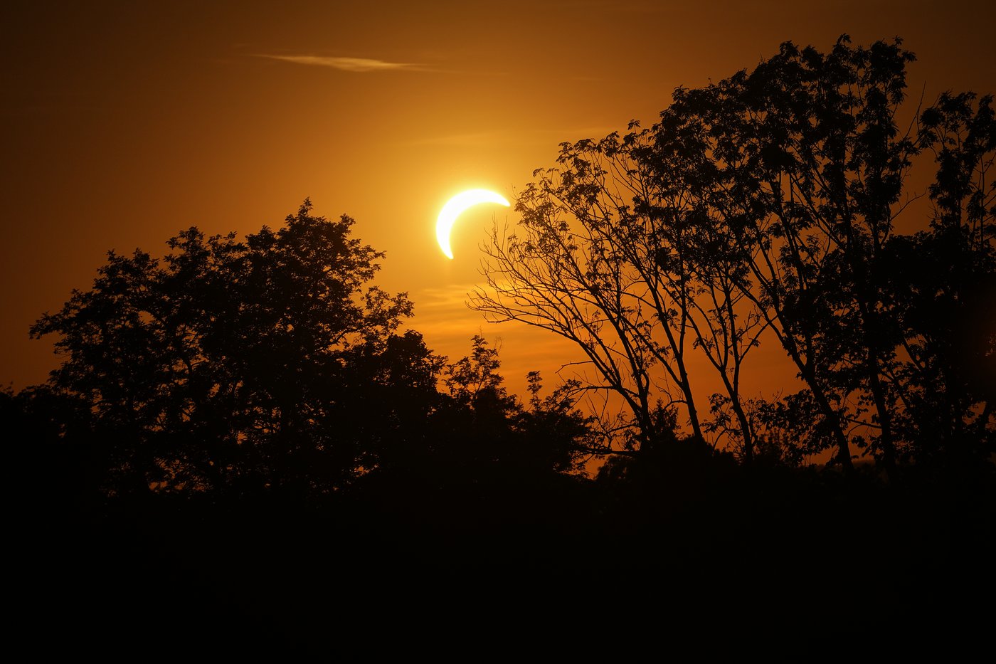 Rare solar eclipse is a dramatic celestial spectacle for millions across Europe, in photos | iNFOnews.ca