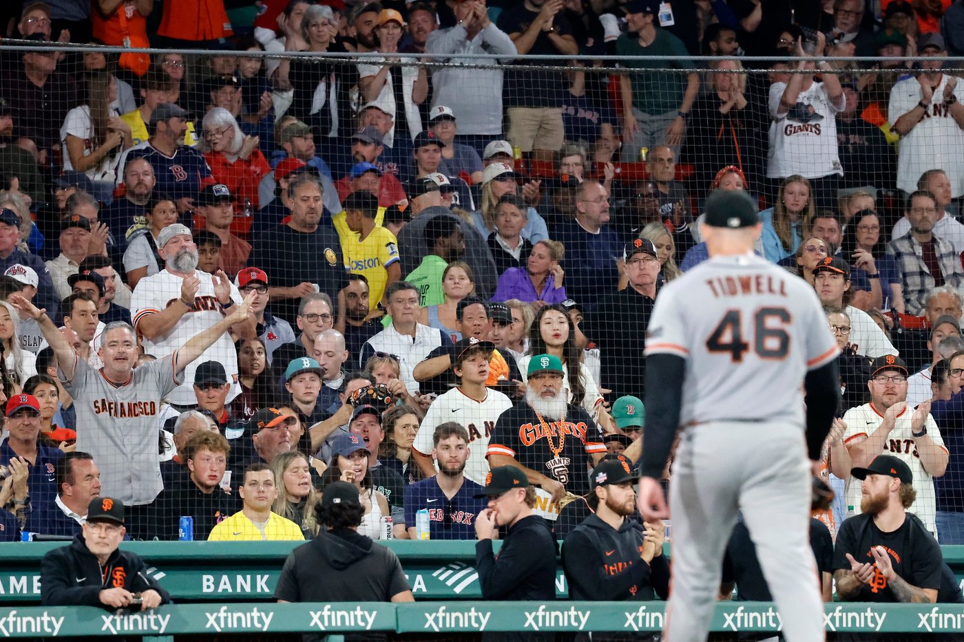 Eli White slides home headfirst with winning run, play reviewed and Red Sox rally past Giants 3-2 | iNFOnews.ca Eli White slides home headfirst with winning run, play reviewed and Red Sox rally past Giants 3-2 | iNFOnews.ca