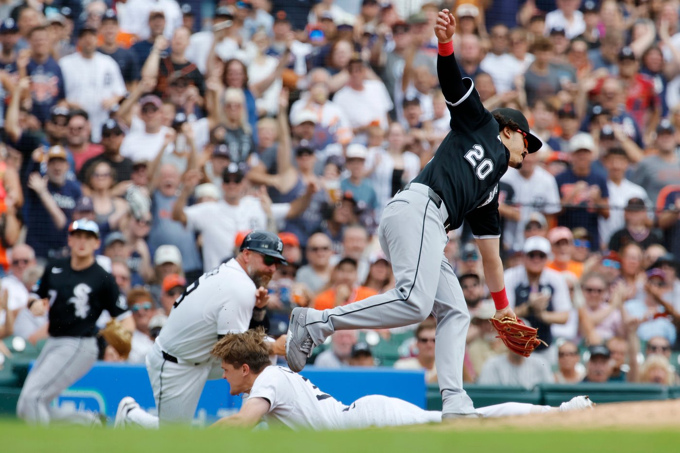 Murakami hits go-ahead 7th-inning homer as White Sox sweep Tigers with 7-5 win | iNFOnews.ca