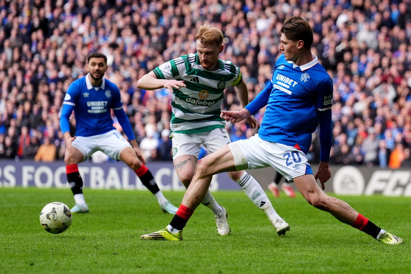 Rangers and Celtic fans clash on the field after Scottish Cup tie | iNFOnews.ca Rangers and Celtic fans clash on the field after Scottish Cup tie | iNFOnews.ca