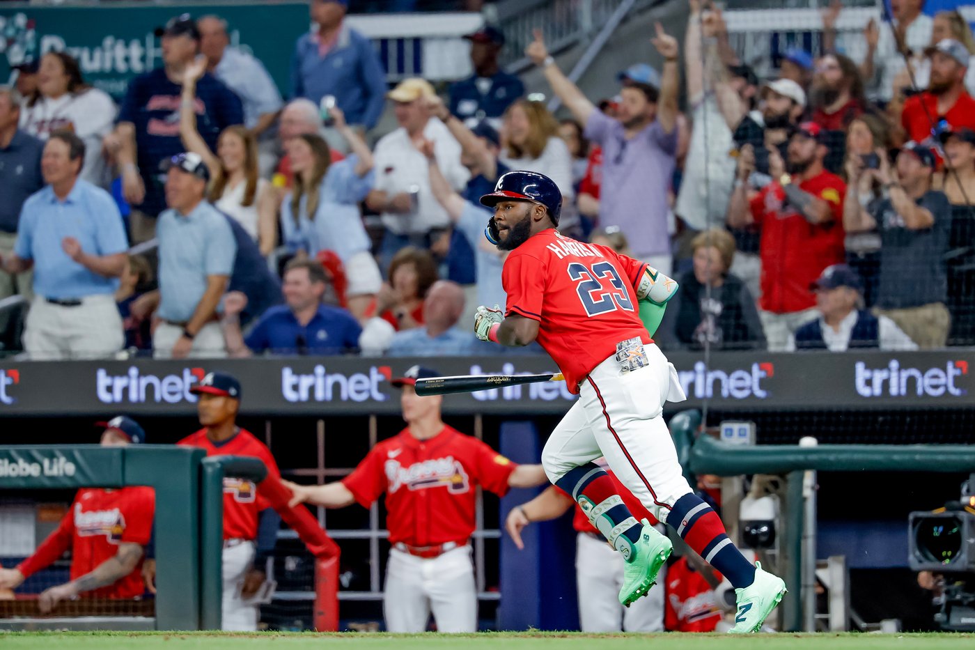 Braves CF Harris scratched from the lineup, then comes through as pinch-hitter vs Phillies | iNFOnews.ca