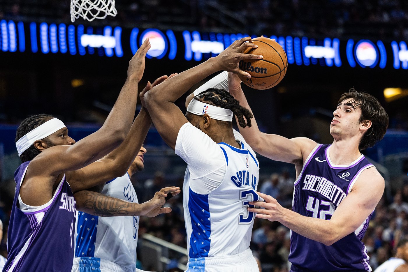 Magic stop 6-game losing streak by beating Kings 111-107 behind 30 points from Banchero | iNFOnews.ca Magic stop 6-game losing streak by beating Kings 111-107 behind 30 points from Banchero | iNFOnews.ca