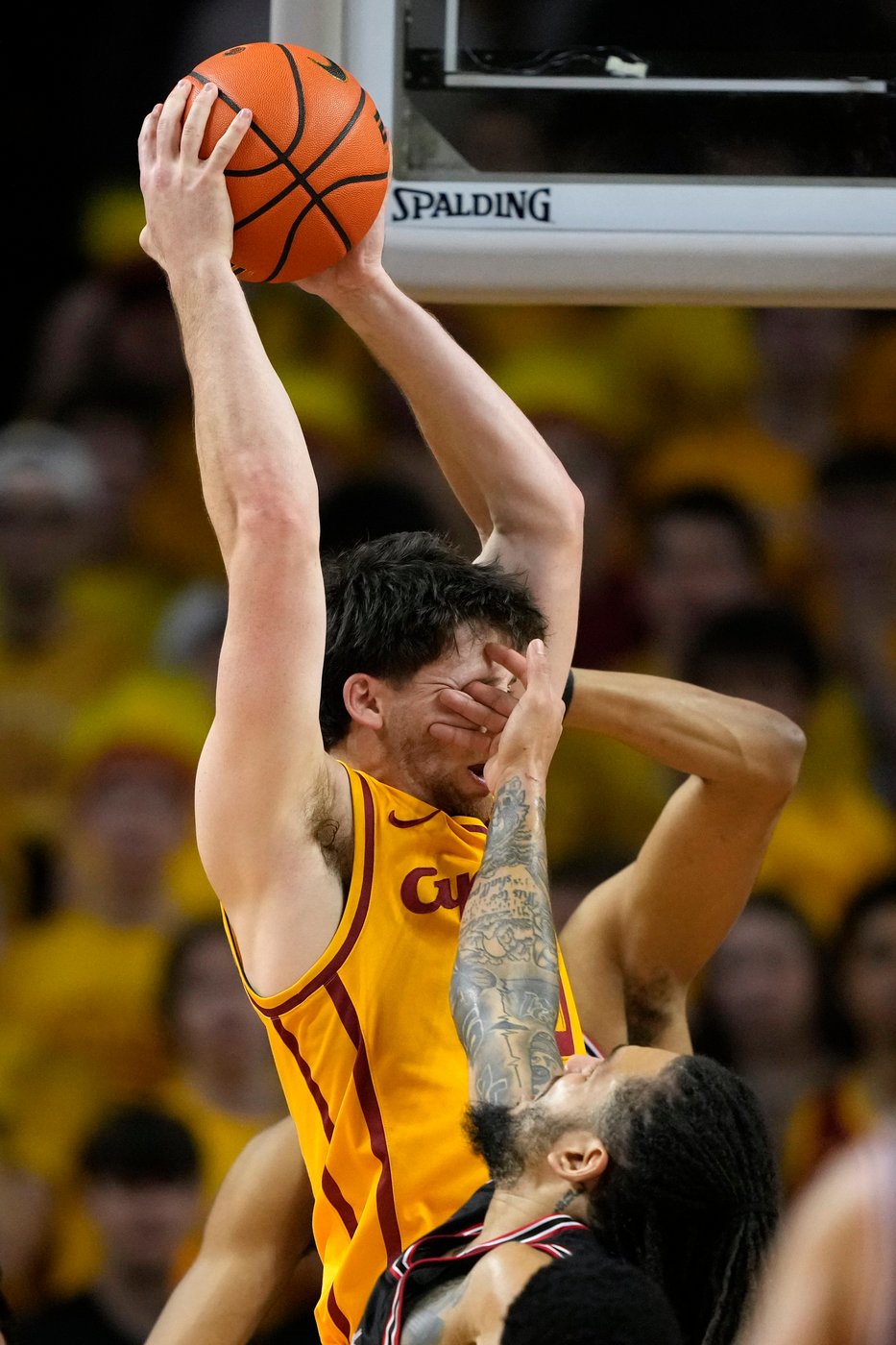 Nate Heise hits go-ahead 3-pointer in No. 6 Iowa State's 70-67 win over No. 2 Houston | iNFOnews.ca