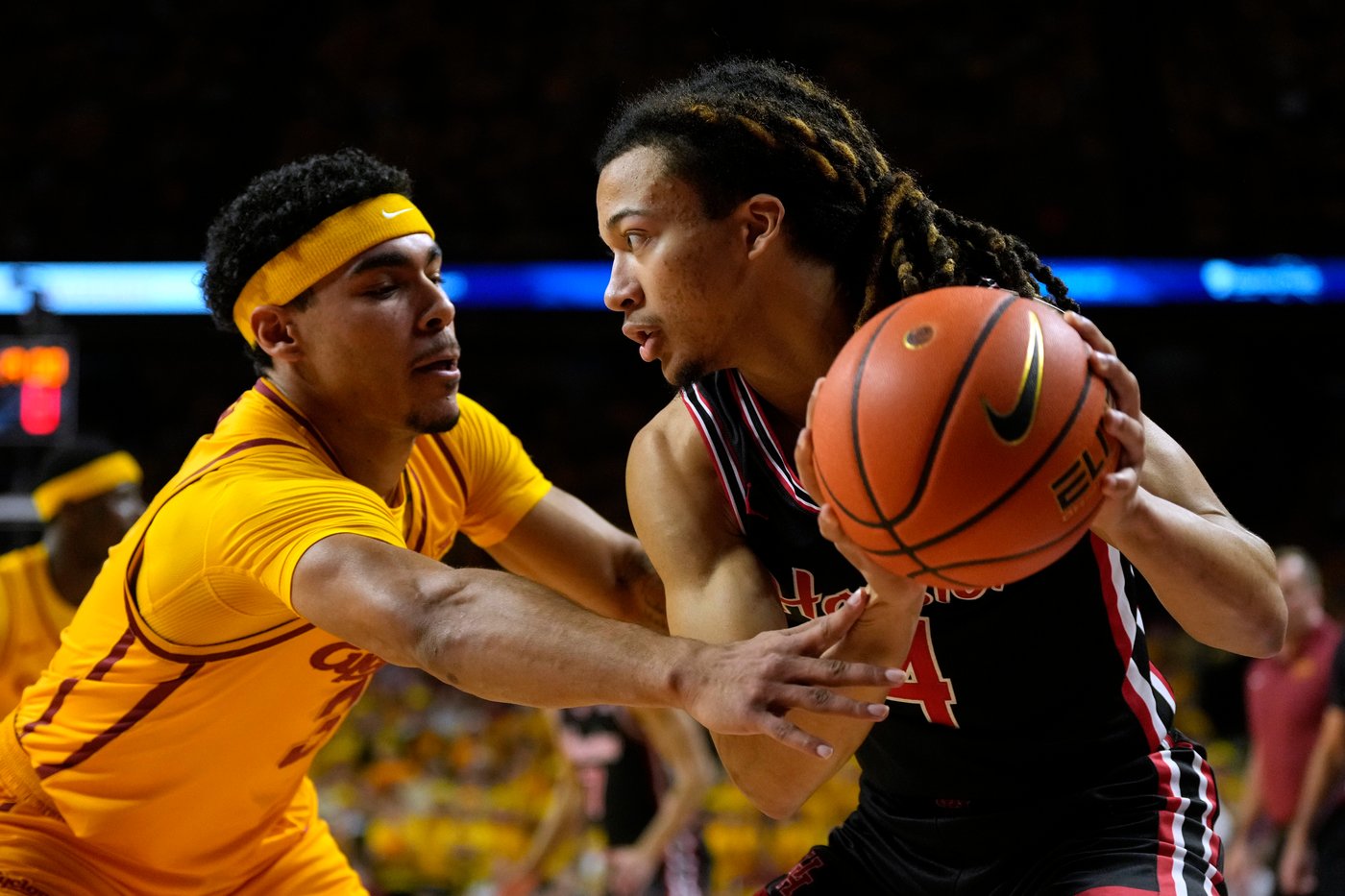 Nate Heise hits go-ahead 3-pointer in No. 6 Iowa State's 70-67 win over No. 2 Houston | iNFOnews.ca