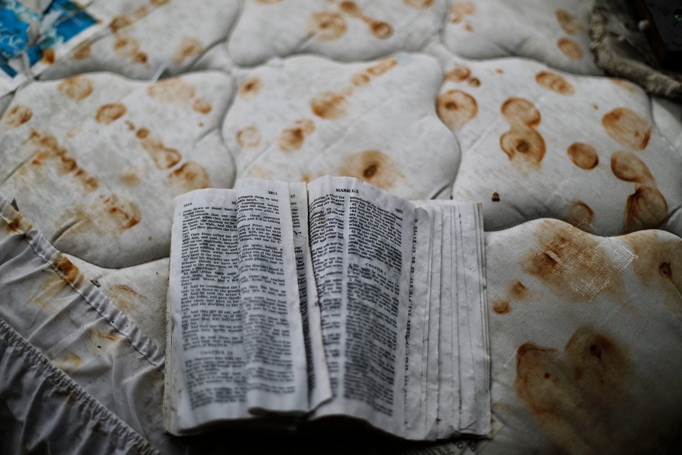 For over 100 years, travelers have checked into US motel rooms and found the Gideon Bible | iNFOnews.ca For over 100 years, travelers have checked into US motel rooms and found the Gideon Bible | iNFOnews.ca