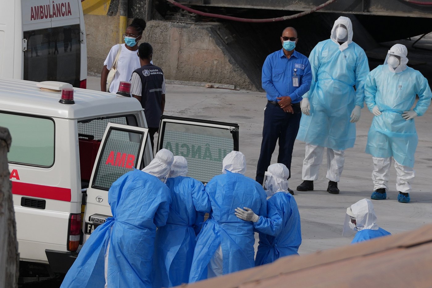 Onboard the hantavirus-stricken cruise ship, in photos | iNFOnews.ca