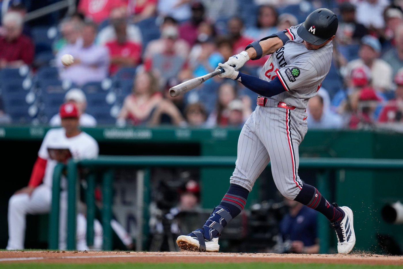 Buxton hits 3-run HR, Bradley has 8 strikeouts to help Twins beat Nationals 11-3 | iNFOnews.ca