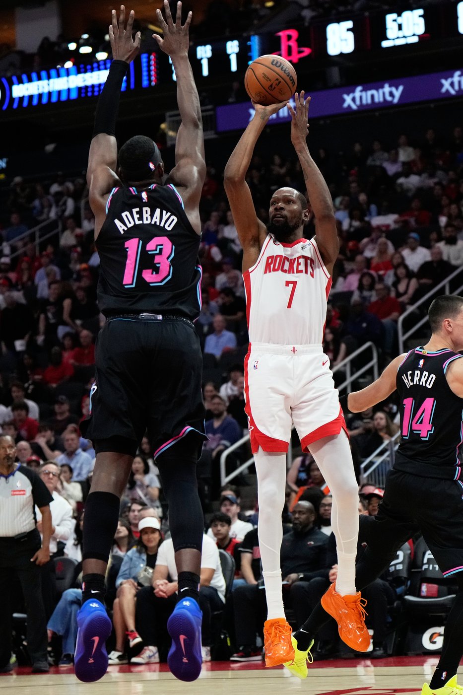 Kevin Durant passes Michael Jordan for No 5 on NBA scoring list in Rockets' win | iNFOnews.ca