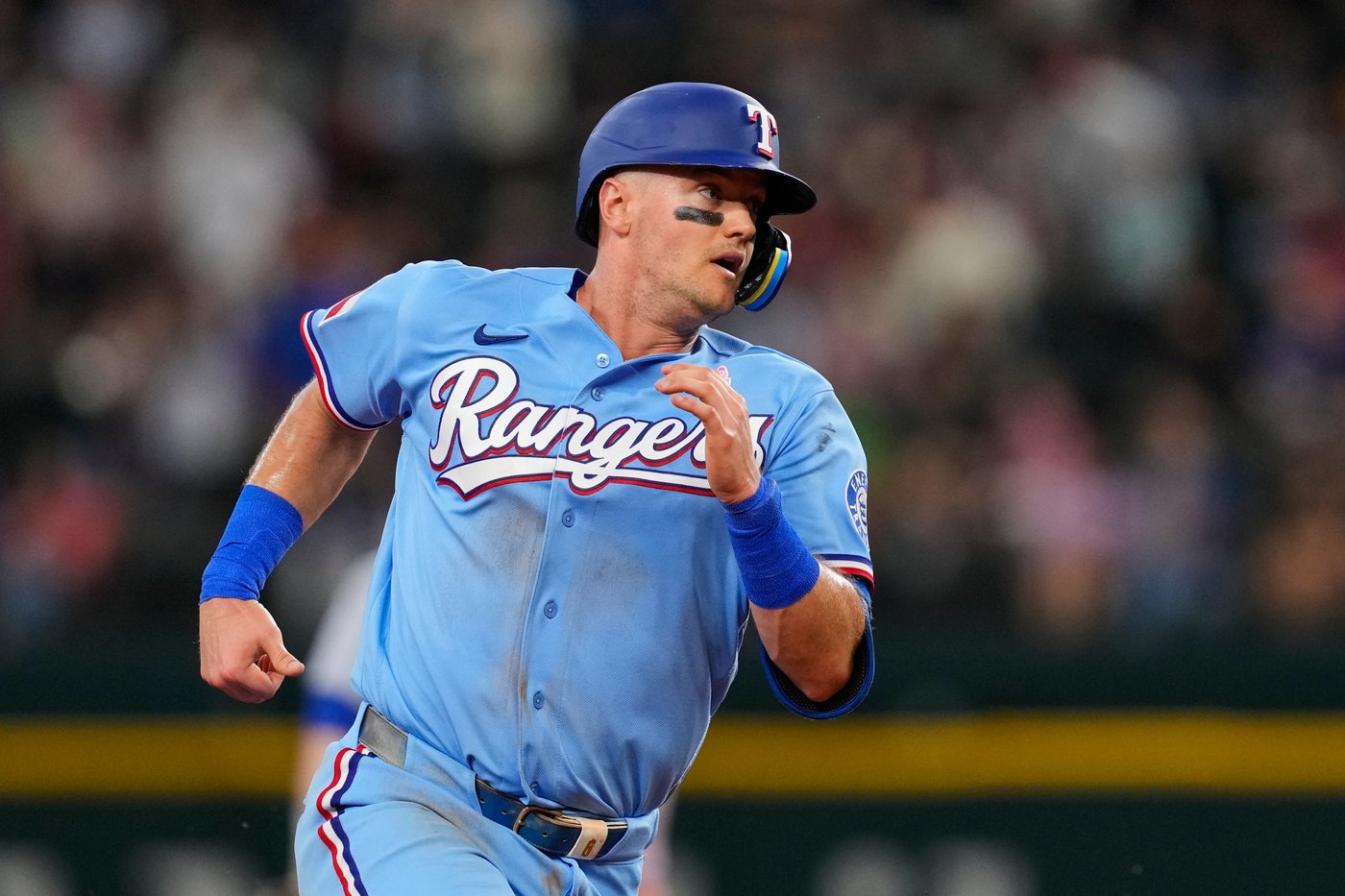 Jacob deGrom strikes out 10 while reaching 1,900 Ks as Rangers beat Cubs 3-0 in another shutout | iNFOnews.ca