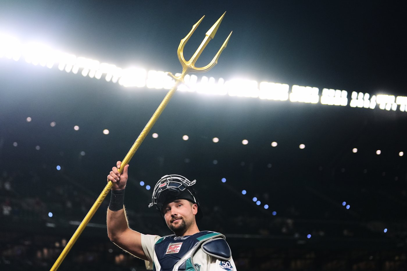 Cal Raleigh hits 3 homers as Mariners snap Phillies' 9-game win streak with 9-2 victory | iNFOnews.ca Cal Raleigh hits 3 homers as Mariners snap Phillies' 9-game win streak with 9-2 victory | iNFOnews.ca