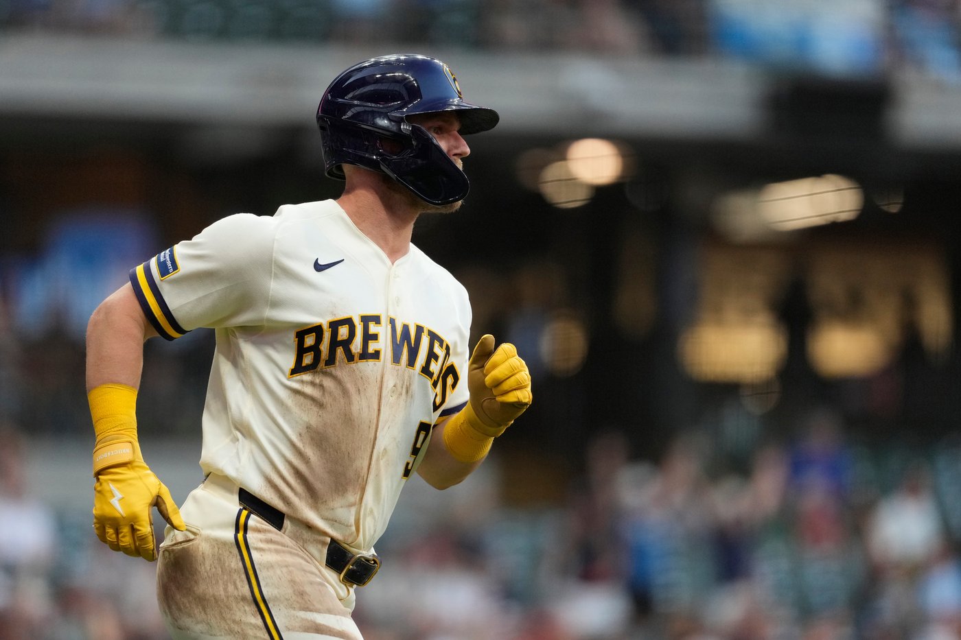 Jake Bauers and Jackson Chourio homer in Brewers' 7-2 victory over Reds | iNFOnews.ca Jake Bauers and Jackson Chourio homer in Brewers' 7-2 victory over Reds | iNFOnews.ca