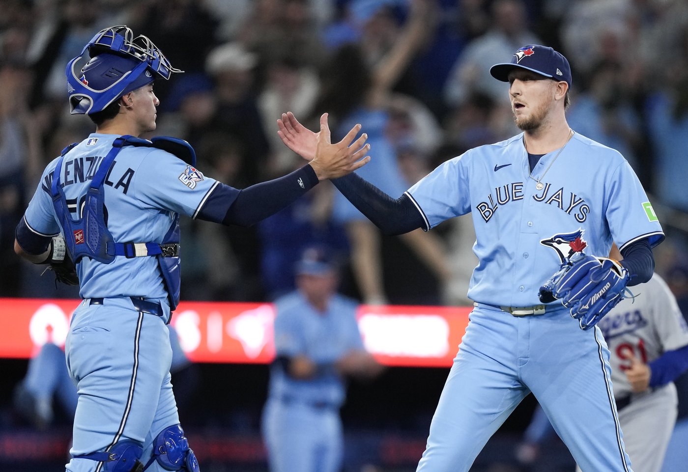 Blue Jays come back for 4-3 win over Dodgers to end six-game losing streak | iNFOnews.ca