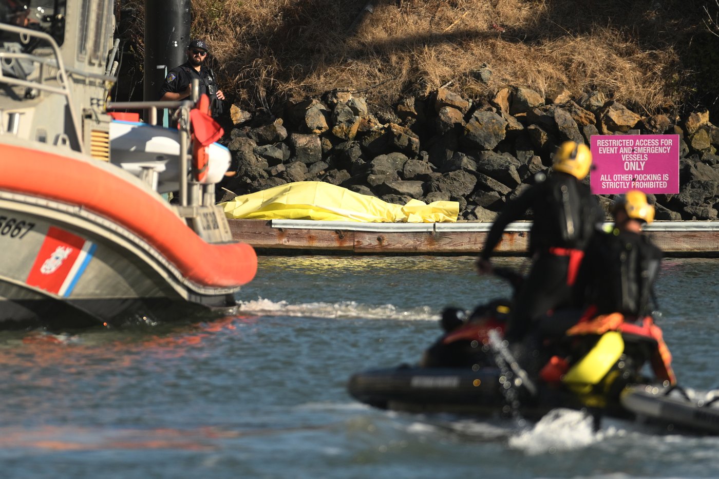 1 dead and 2 missing after boat sinks near Alcatraz Island off San Francisco | iNFOnews.ca 1 dead and 2 missing after boat sinks near Alcatraz Island off San Francisco | iNFOnews.ca