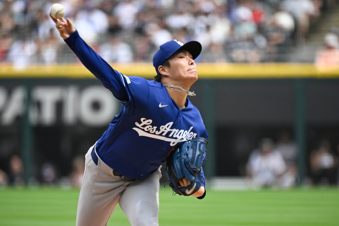 Dodgers' Yamamoto loses no-hit bid on Peters' leadoff homer for the White Sox in the 9th inning | iNFOnews.ca
