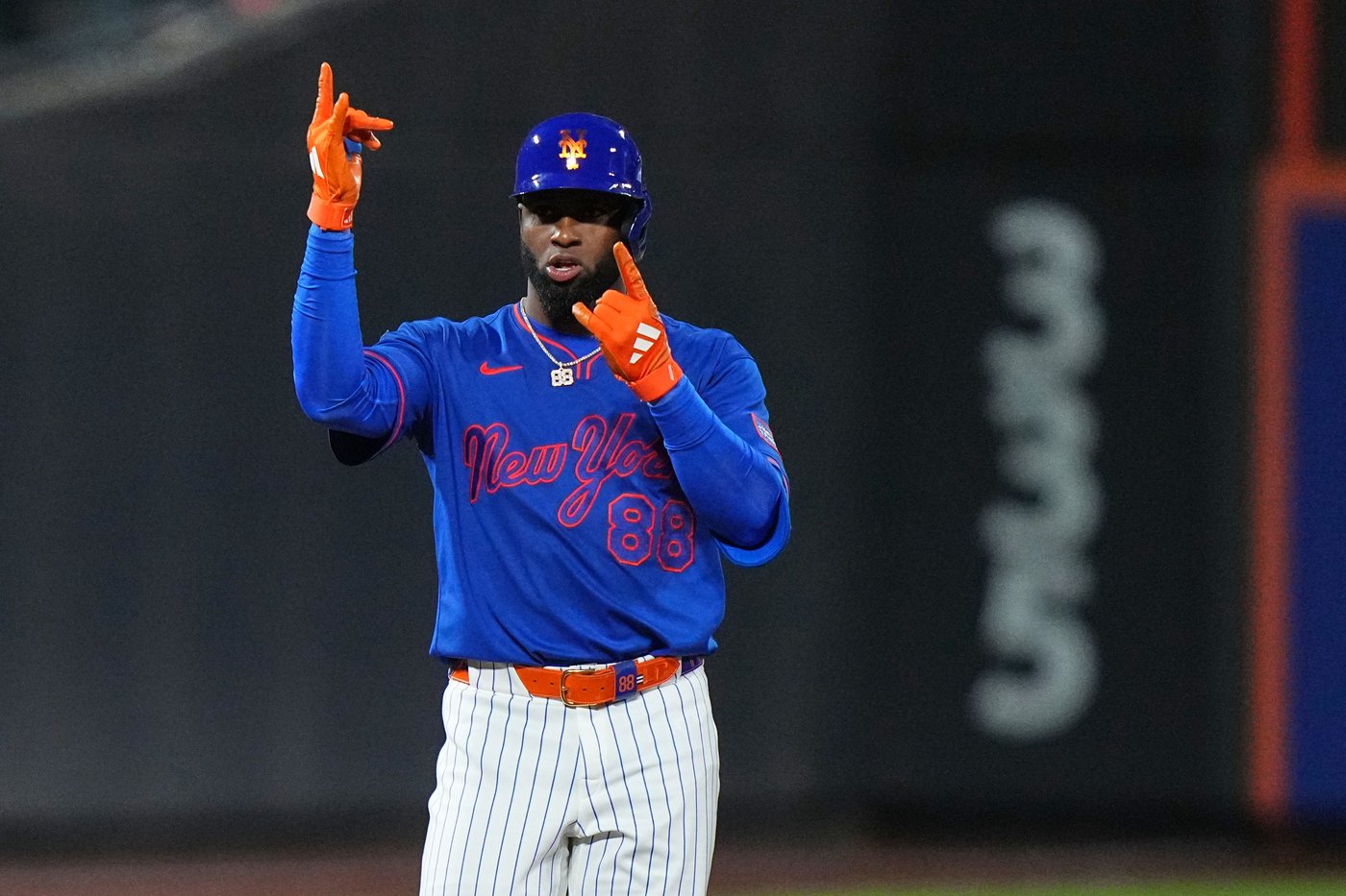 Robert has a 2-run single in the 8th to lift the Mets past the Marlins, 4-2 | iNFOnews.ca