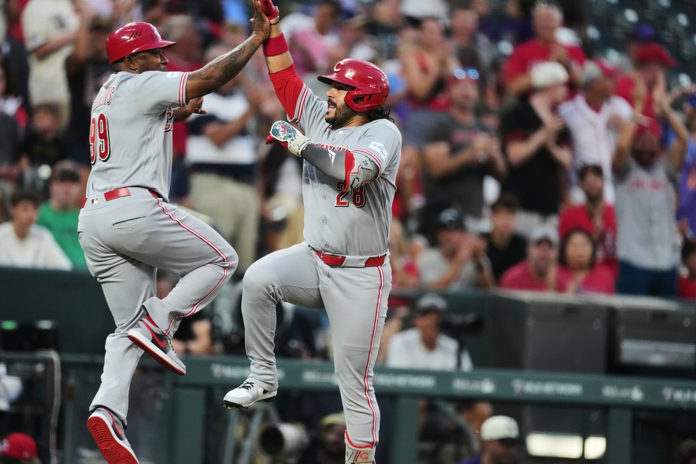 Spencer Steer’s inside-the-park homer sparks Reds’ 7-2 win over Rockies | iNFOnews.ca