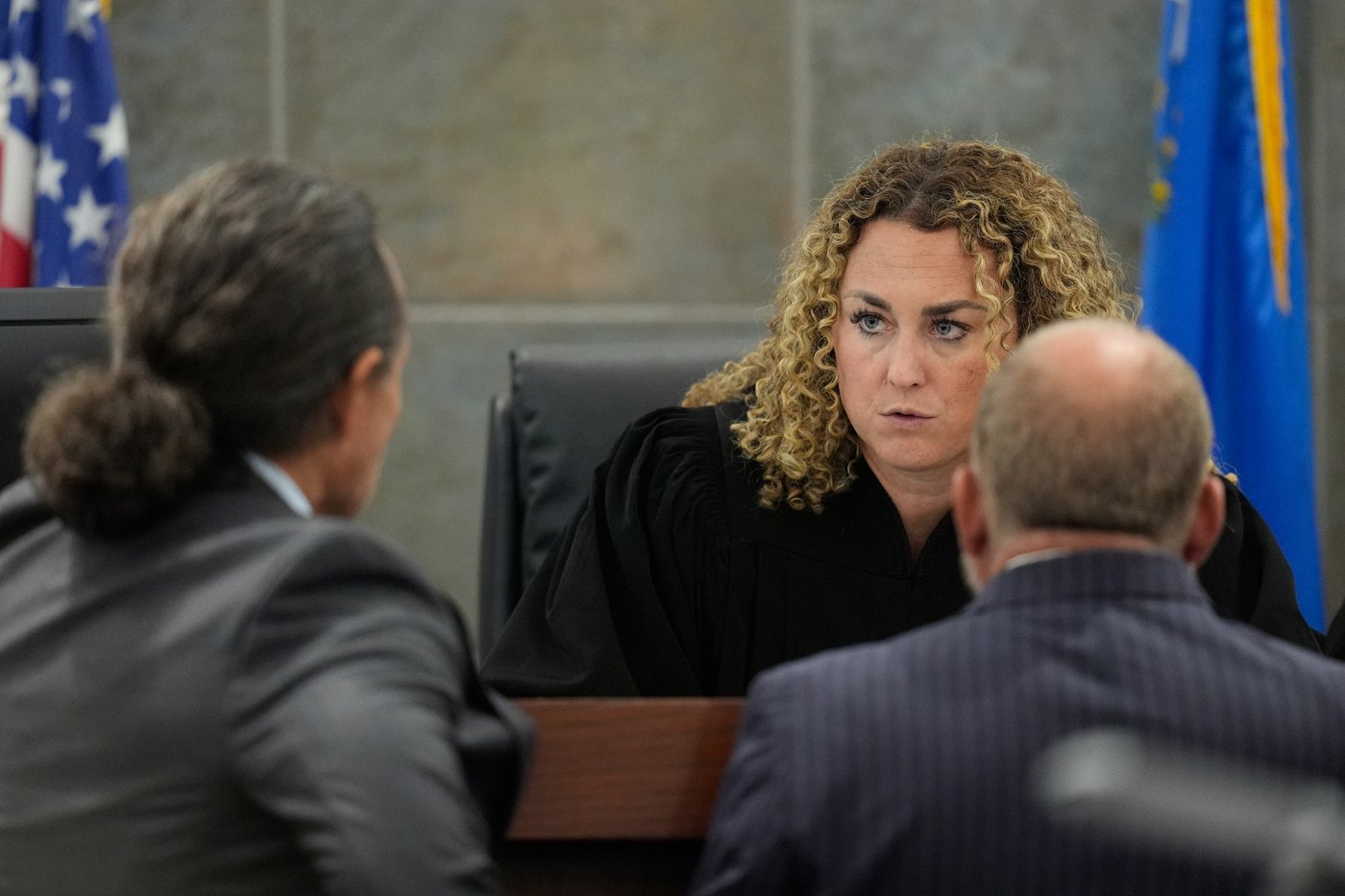 Some Tupac Shakur family members step out of courtroom while others stay to face autopsy photos | iNFOnews.ca