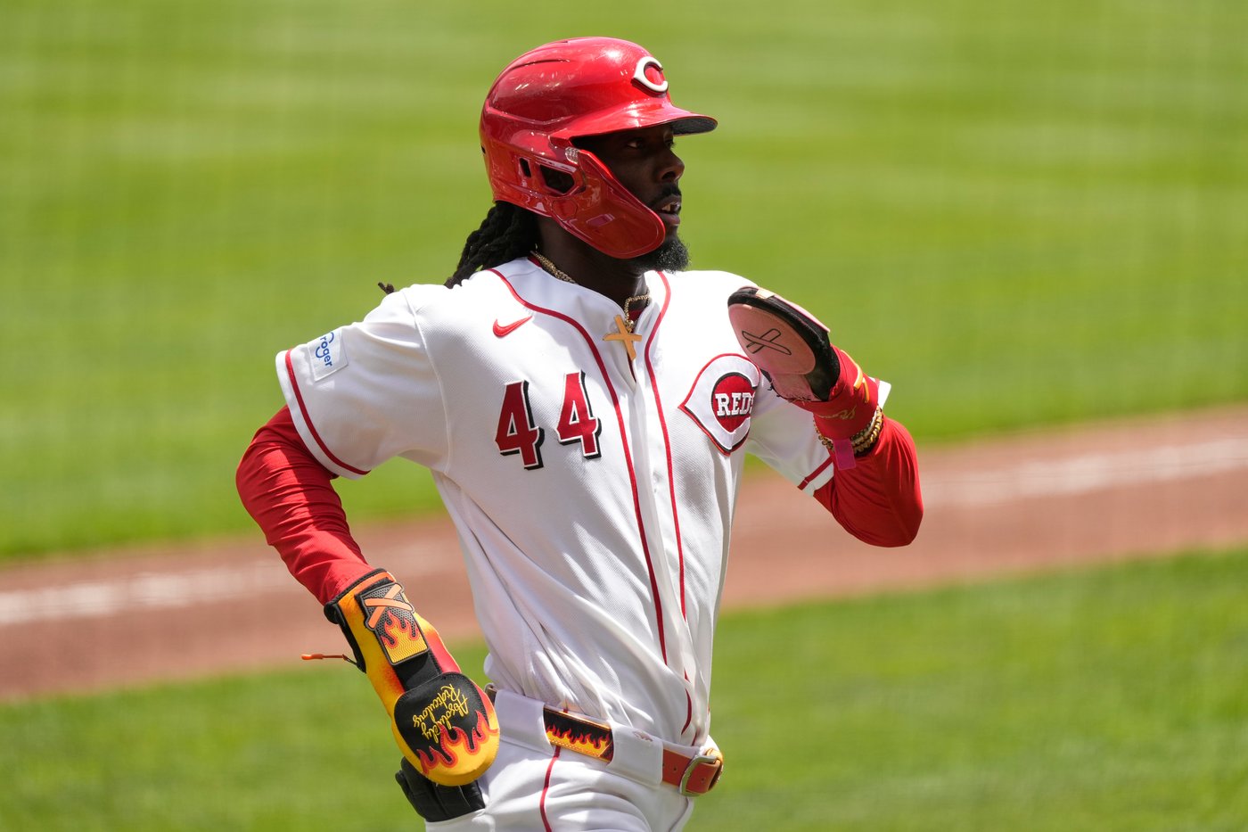 Reds place shortstop Elly De La Cruz on the 10-day IL with a right hamstring strain | iNFOnews.ca