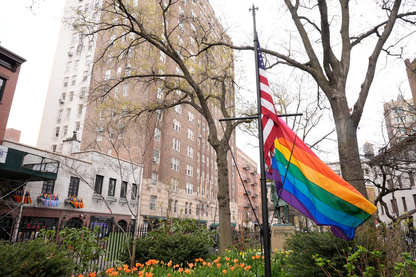 Trump administration agrees to return rainbow Pride flag to New York’s Stonewall monument | iNFOnews.ca Trump administration agrees to return rainbow Pride flag to New York’s Stonewall monument | iNFOnews.ca