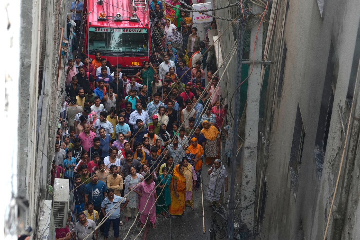 Photos show a rescue operation in a New Delhi hotel fire | iNFOnews.ca
