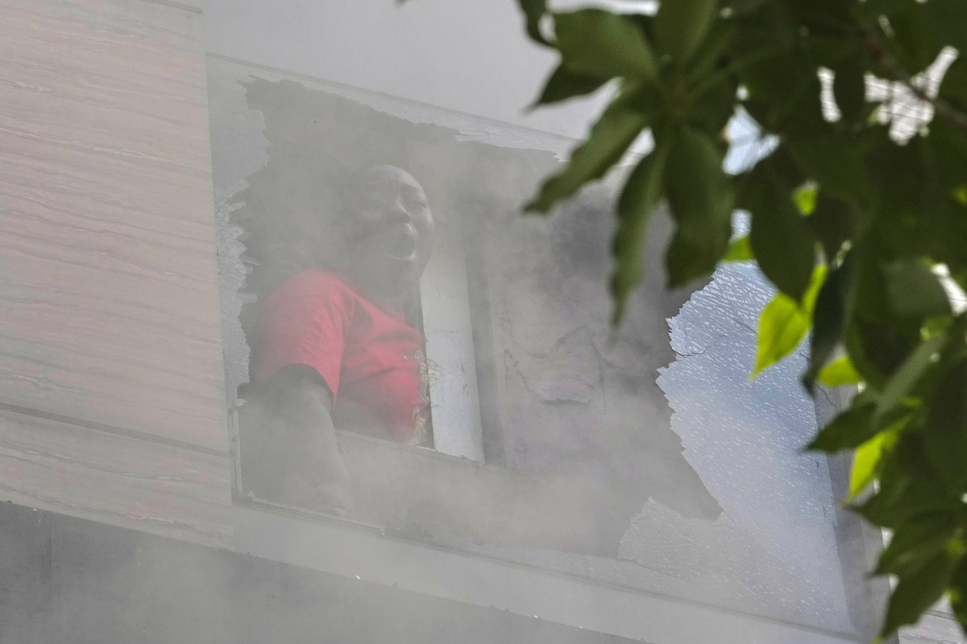 Photos show a rescue operation in a New Delhi hotel fire | iNFOnews.ca