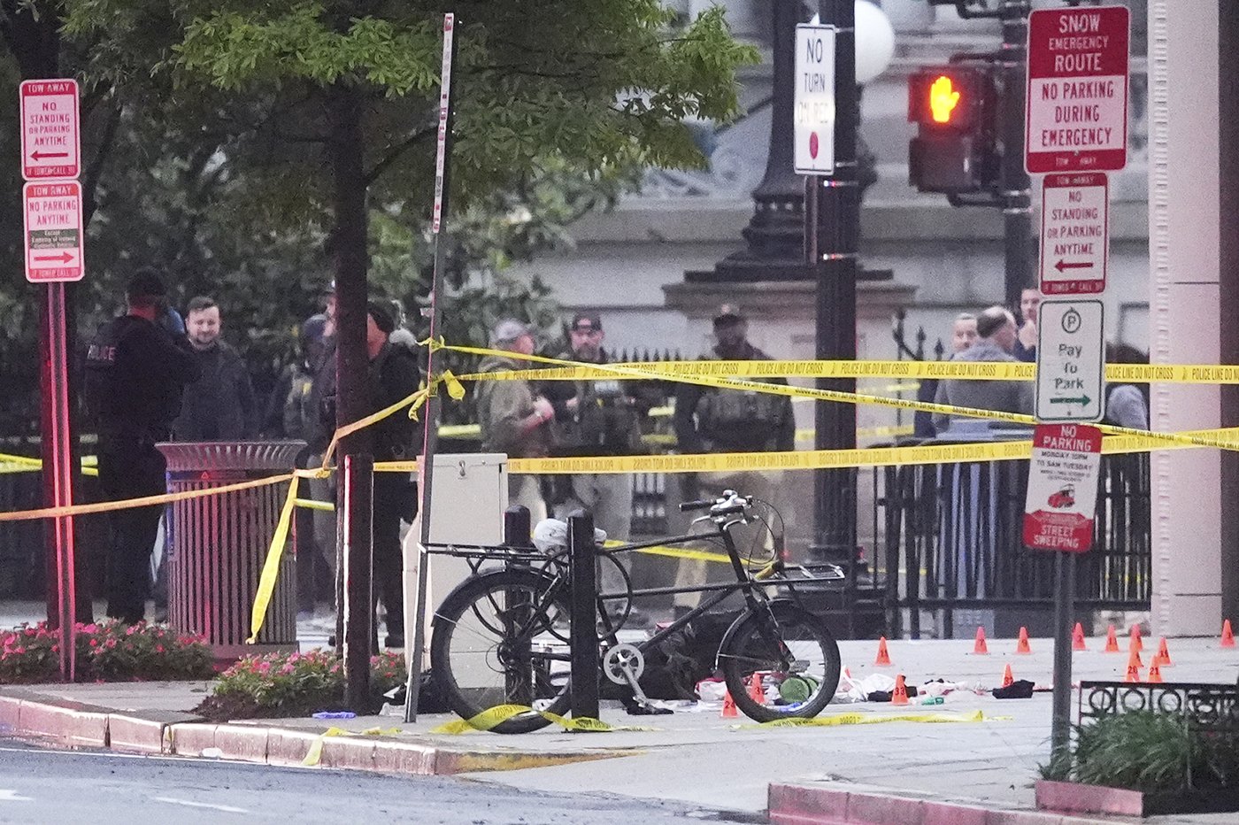 Suspect dead after opening fire near White House security checkpoint, Secret Service says | iNFOnews.ca