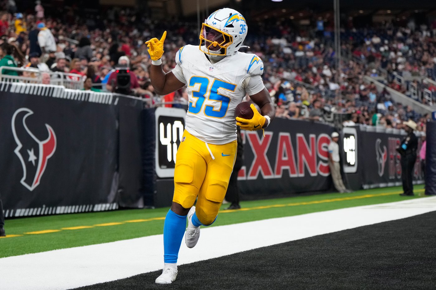 Texans' DeMeco Ryans praises rookie Marlin Klein after catch vs Chargers in his NFL debut | iNFOnews.ca