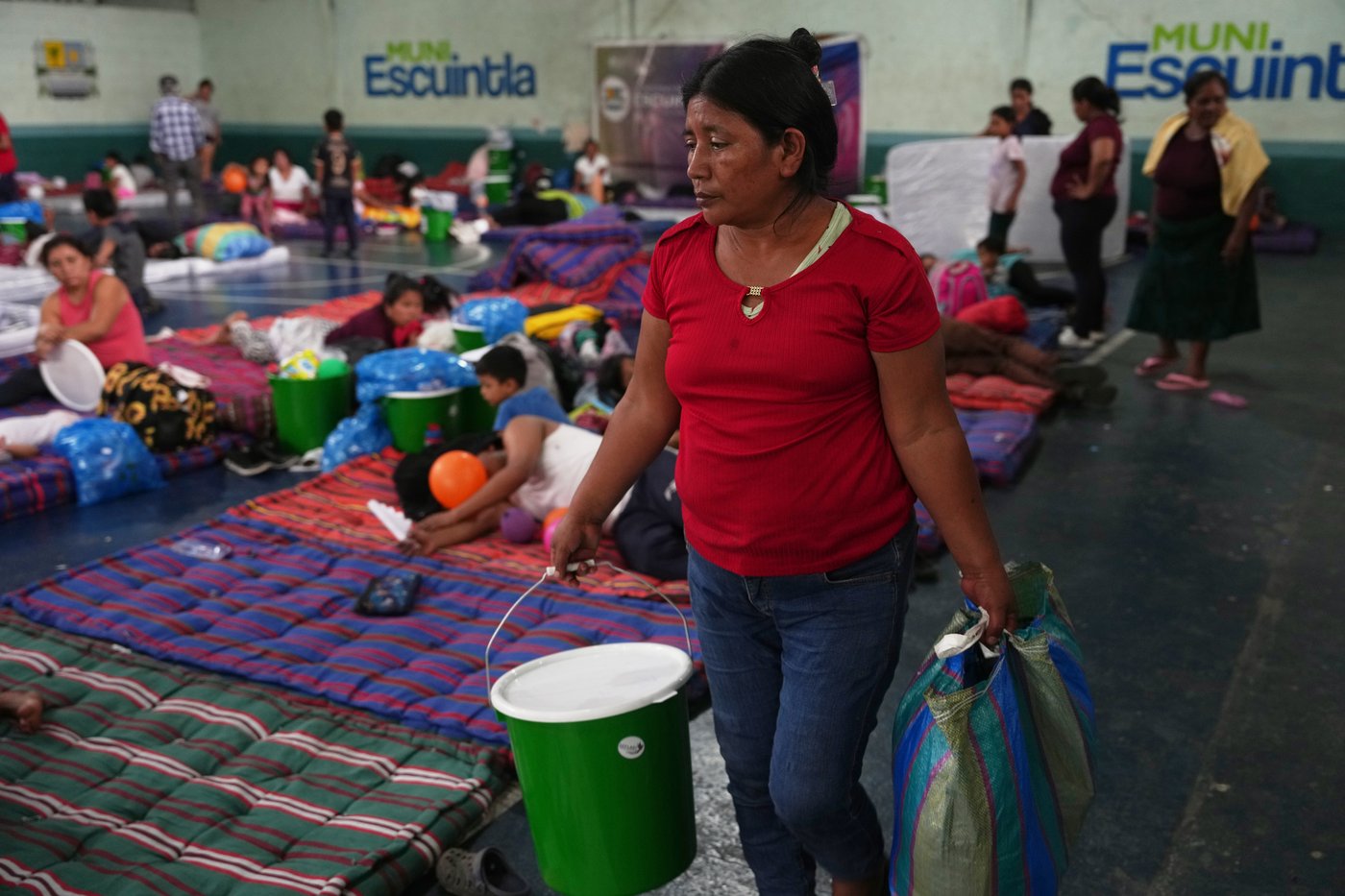 Guatemala evacuates communities after Fuego volcano erupts, in photos | iNFOnews.ca