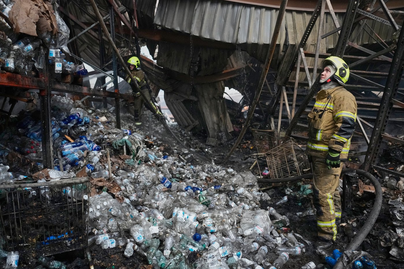 Russian attacks kill 4 in Kyiv and surrounding region as air defenses fall short | iNFOnews.ca Russian attacks kill 4 in Kyiv and surrounding region as air defenses fall short | iNFOnews.ca