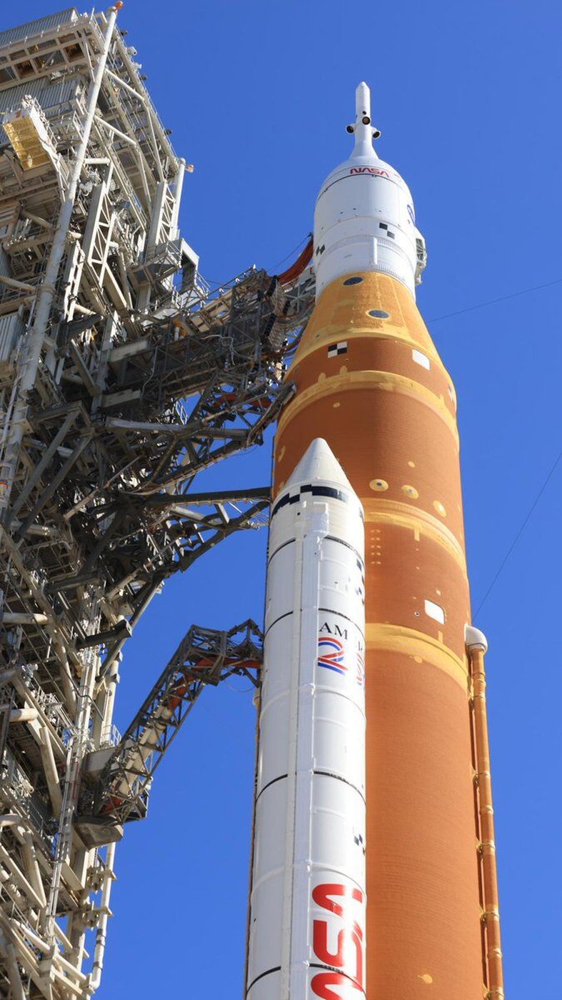 NASA will return its moon rocket to the hangar for more repairs before astronauts strap in | iNFOnews.ca