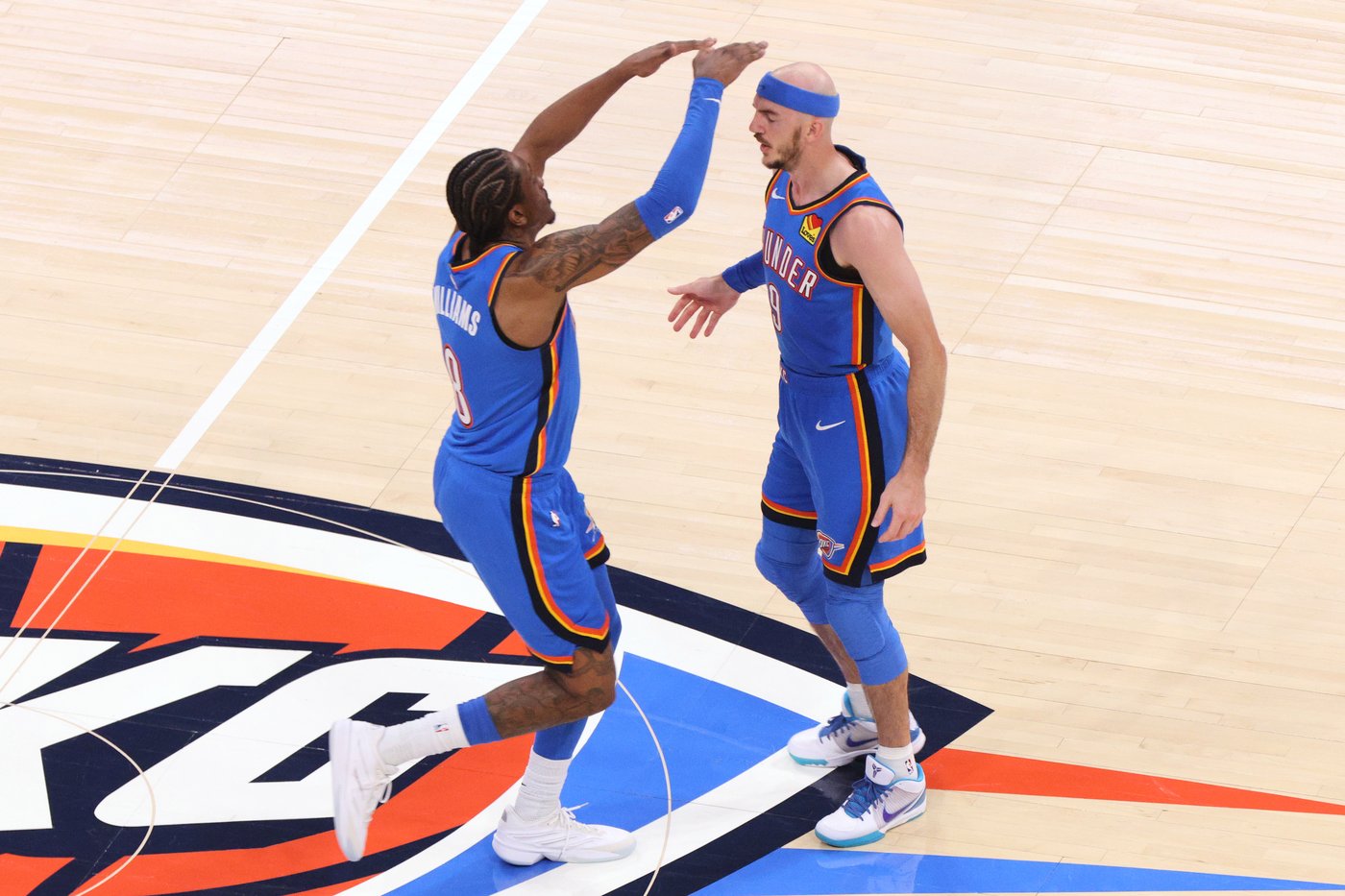 Alex Caruso's 31-point night gives Thunder a chance in Game 1 | iNFOnews.ca
