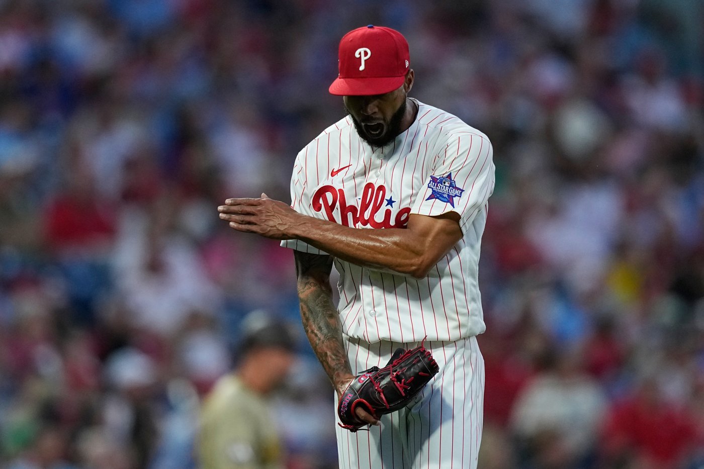 Phillies ace Sánchez's scoreless streak ends at 50 2/3 innings, 3rd-longest in more than a century | iNFOnews.ca