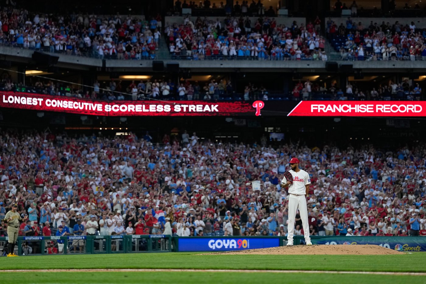 Phillies ace Sánchez's scoreless streak ends at 50 2/3 innings, 3rd-longest in more than a century | iNFOnews.ca