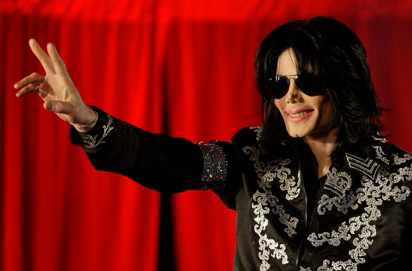 Michael Jackson streams skyrocket after 'Michael' biopic opening weekend, up 95% in the US | iNFOnews.ca