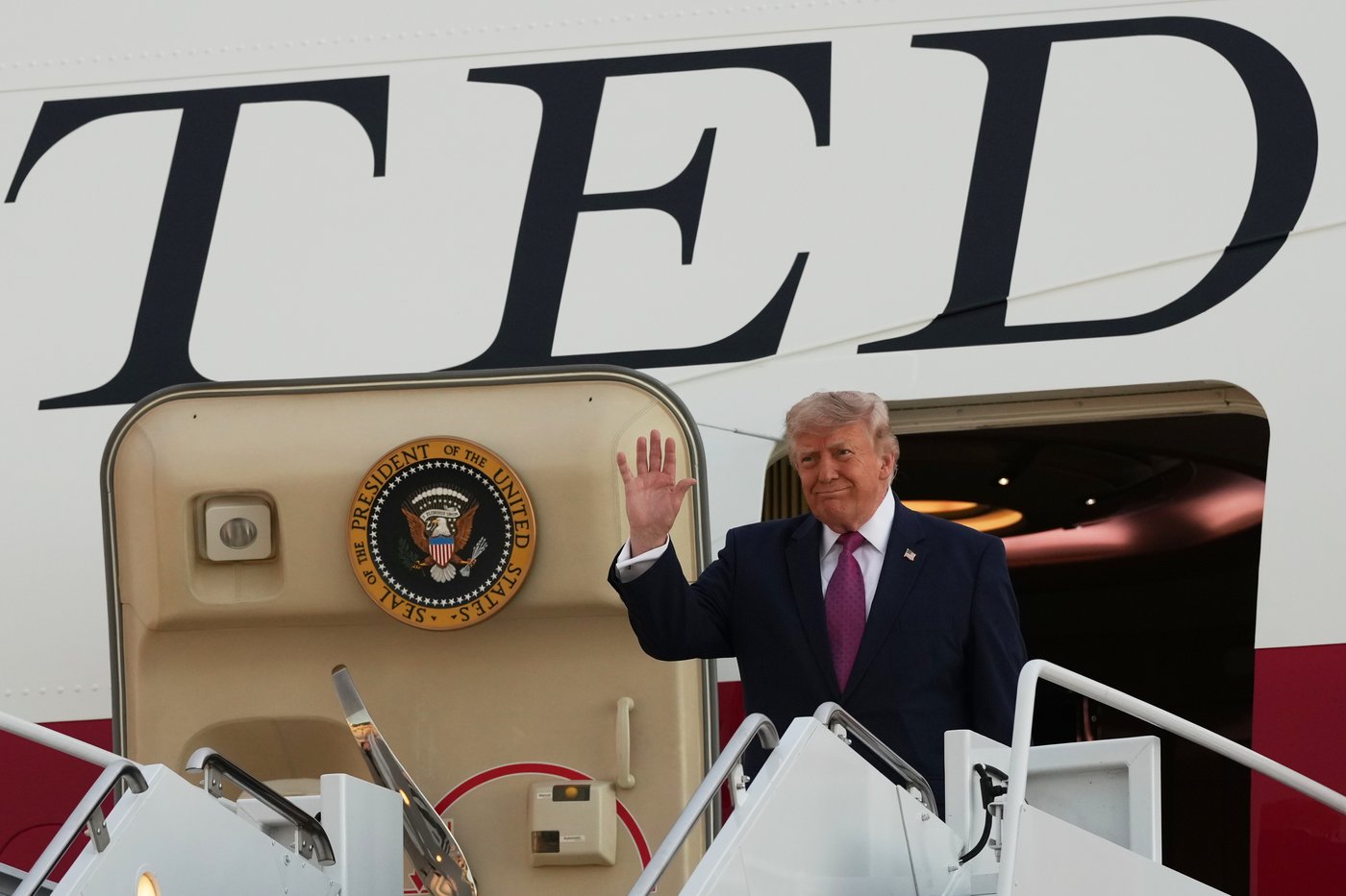 Multiple New York Times reporters issued subpoenas over Air Force One reporting | iNFOnews.ca